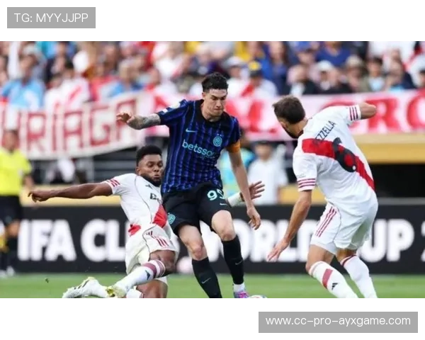 巴斯托尼头球重压入网，国米后防参与得分